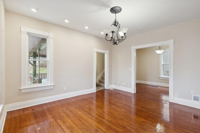 1611 Oakes, ROCKFORD, Illinois 61107, 3 Bedrooms Bedrooms, ,2 BathroomsBathrooms,House,For Sale,Oakes,202507361