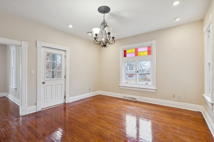 1611 Oakes, ROCKFORD, Illinois 61107, 3 Bedrooms Bedrooms, ,2 BathroomsBathrooms,House,For Sale,Oakes,202507361