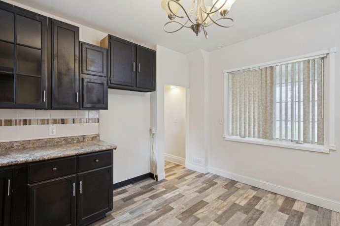 1611 Oakes, ROCKFORD, Illinois 61107, 3 Bedrooms Bedrooms, ,2 BathroomsBathrooms,House,For Sale,Oakes,202507361