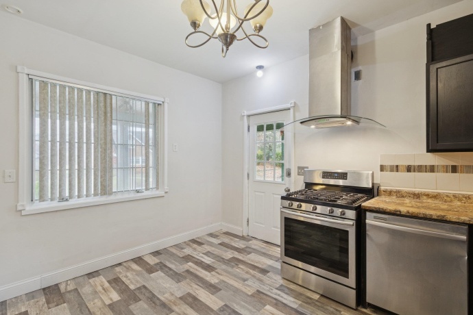 1611 Oakes, ROCKFORD, Illinois 61107, 3 Bedrooms Bedrooms, ,2 BathroomsBathrooms,House,For Sale,Oakes,202507361