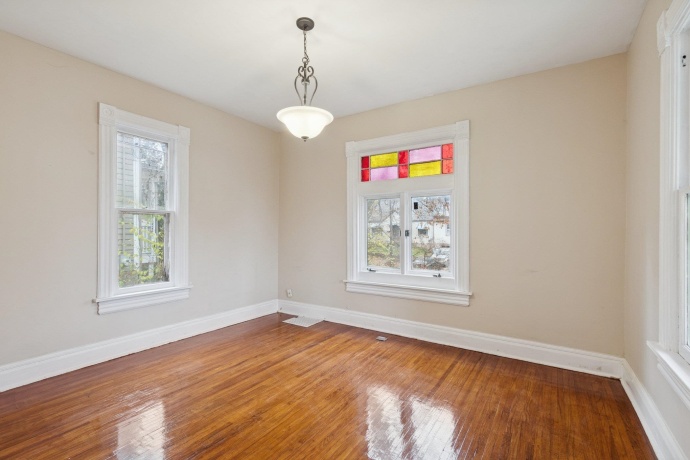 1611 Oakes, ROCKFORD, Illinois 61107, 3 Bedrooms Bedrooms, ,2 BathroomsBathrooms,House,For Sale,Oakes,202507361