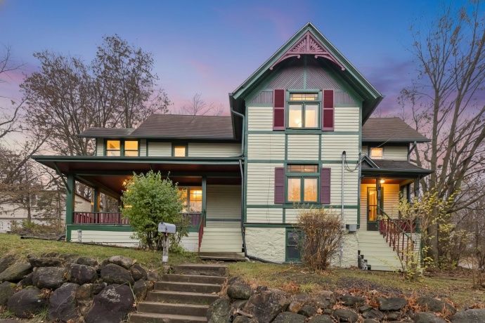 1611 Oakes, ROCKFORD, Illinois 61107, 3 Bedrooms Bedrooms, ,2 BathroomsBathrooms,House,For Sale,Oakes,202507361