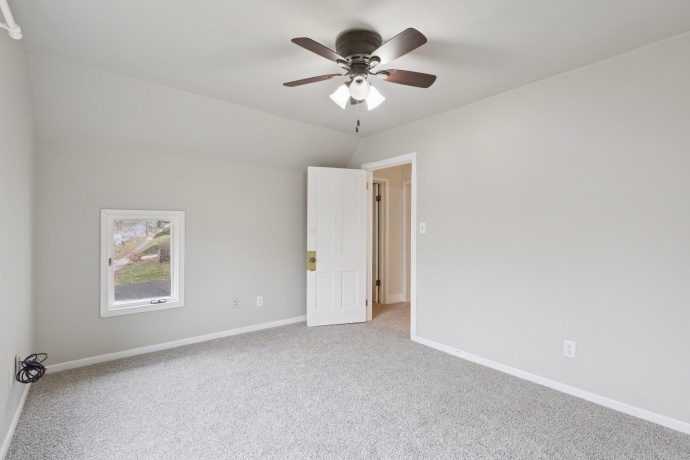 1611 Oakes, ROCKFORD, Illinois 61107, 3 Bedrooms Bedrooms, ,2 BathroomsBathrooms,House,For Sale,Oakes,202507361