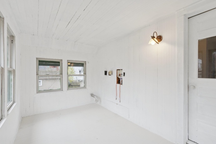 1611 Oakes, ROCKFORD, Illinois 61107, 3 Bedrooms Bedrooms, ,2 BathroomsBathrooms,House,For Sale,Oakes,202507361