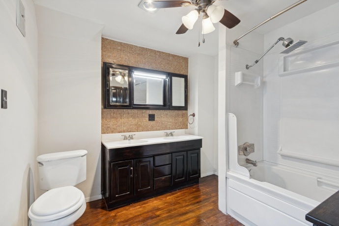 1611 Oakes, ROCKFORD, Illinois 61107, 3 Bedrooms Bedrooms, ,2 BathroomsBathrooms,House,For Sale,Oakes,202507361