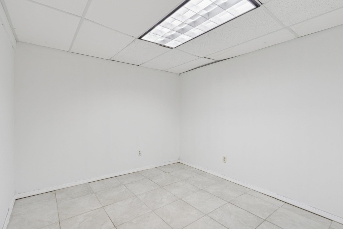 1611 Oakes, ROCKFORD, Illinois 61107, 3 Bedrooms Bedrooms, ,2 BathroomsBathrooms,House,For Sale,Oakes,202507361