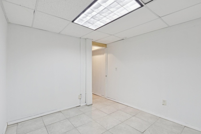 1611 Oakes, ROCKFORD, Illinois 61107, 3 Bedrooms Bedrooms, ,2 BathroomsBathrooms,House,For Sale,Oakes,202507361