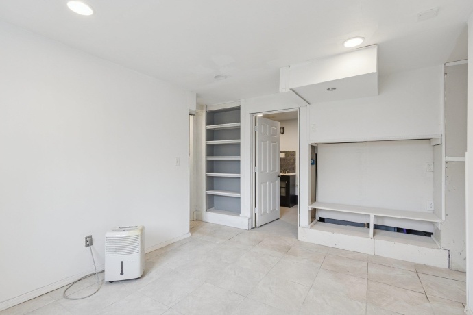 1611 Oakes, ROCKFORD, Illinois 61107, 3 Bedrooms Bedrooms, ,2 BathroomsBathrooms,House,For Sale,Oakes,202507361