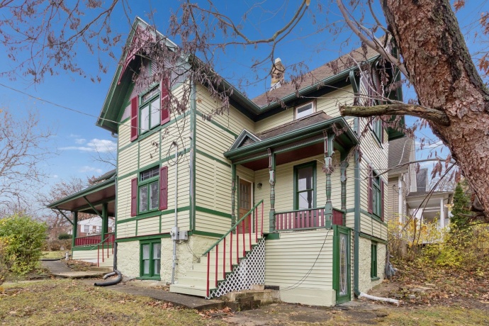 1611 Oakes, ROCKFORD, Illinois 61107, 3 Bedrooms Bedrooms, ,2 BathroomsBathrooms,House,For Sale,Oakes,202507361