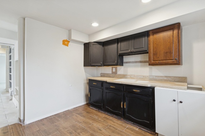 1611 Oakes, ROCKFORD, Illinois 61107, 3 Bedrooms Bedrooms, ,2 BathroomsBathrooms,House,For Sale,Oakes,202507361