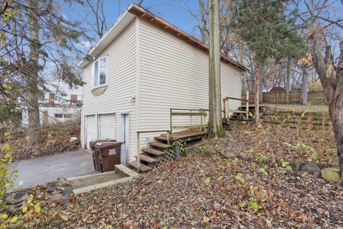 1611 Oakes, ROCKFORD, Illinois 61107, 3 Bedrooms Bedrooms, ,2 BathroomsBathrooms,House,For Sale,Oakes,202507361