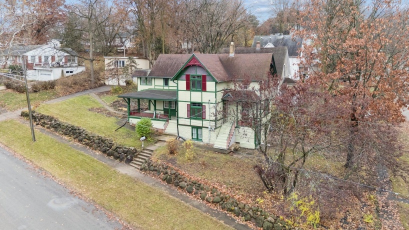 1611 Oakes, ROCKFORD, Illinois 61107, 3 Bedrooms Bedrooms, ,2 BathroomsBathrooms,House,For Sale,Oakes,202507361