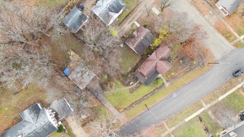 1611 Oakes, ROCKFORD, Illinois 61107, 3 Bedrooms Bedrooms, ,2 BathroomsBathrooms,House,For Sale,Oakes,202507361