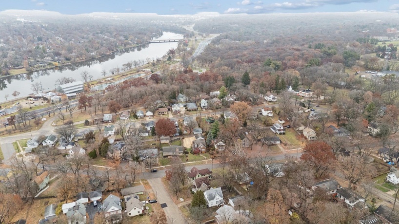 1611 Oakes, ROCKFORD, Illinois 61107, 3 Bedrooms Bedrooms, ,2 BathroomsBathrooms,House,For Sale,Oakes,202507361