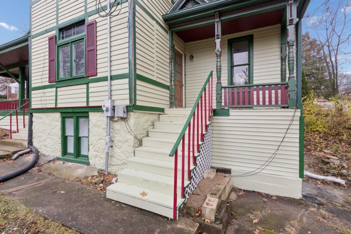 1611 Oakes, ROCKFORD, Illinois 61107, 3 Bedrooms Bedrooms, ,2 BathroomsBathrooms,House,For Sale,Oakes,202507361