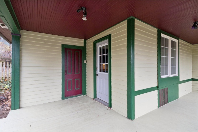 1611 Oakes, ROCKFORD, Illinois 61107, 3 Bedrooms Bedrooms, ,2 BathroomsBathrooms,House,For Sale,Oakes,202507361