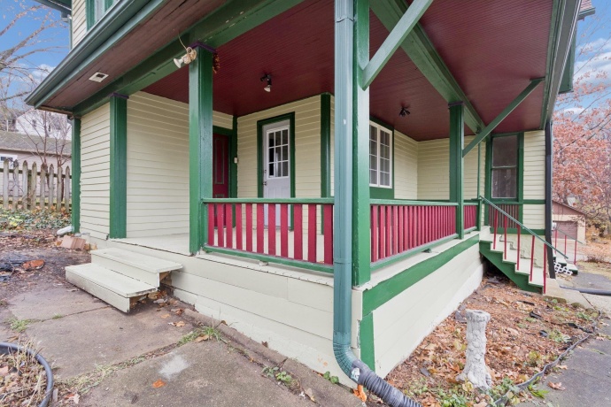 1611 Oakes, ROCKFORD, Illinois 61107, 3 Bedrooms Bedrooms, ,2 BathroomsBathrooms,House,For Sale,Oakes,202507361