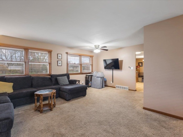 4821 Danforth, ROCKFORD, Illinois 61114, 3 Bedrooms Bedrooms, ,1 BathroomBathrooms,House,For Sale,Danforth,202507364