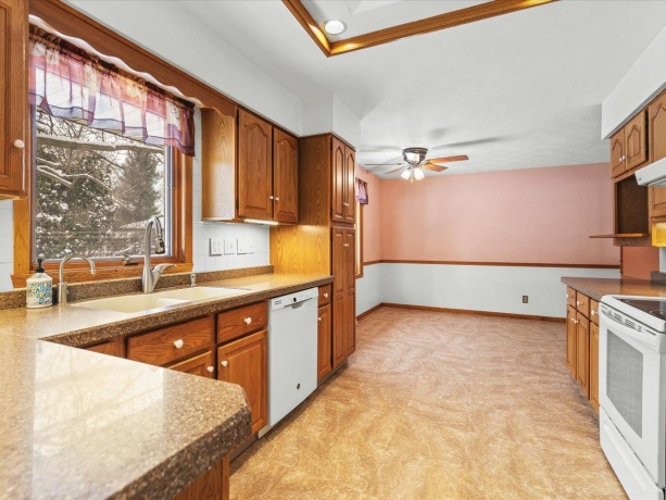 3356 Cavendish, ROCKFORD, Illinois 61109, 3 Bedrooms Bedrooms, ,2 BathroomsBathrooms,House,For Sale,Cavendish,202507370