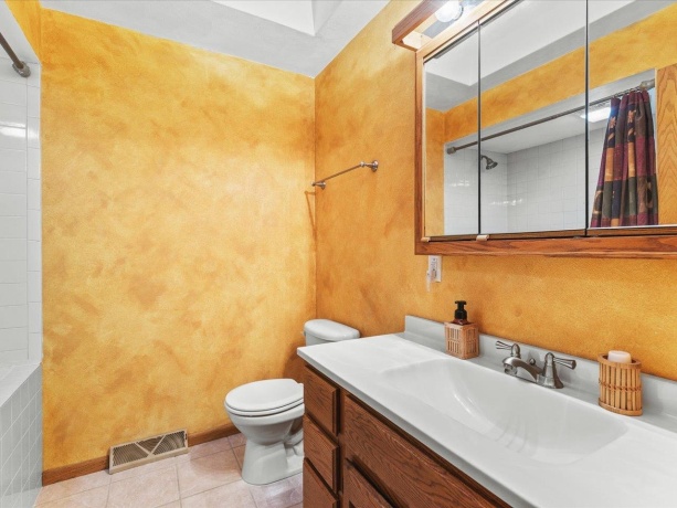 3356 Cavendish, ROCKFORD, Illinois 61109, 3 Bedrooms Bedrooms, ,2 BathroomsBathrooms,House,For Sale,Cavendish,202507370