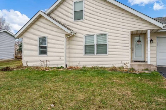 5724 Pierce, SOUTH BELOIT, Illinois 61080, 4 Bedrooms Bedrooms, ,2 BathroomsBathrooms,House,For Sale,Pierce,202507375