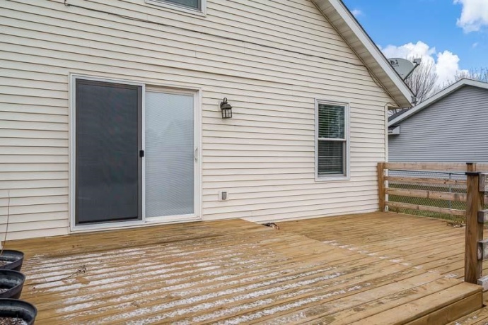 5724 Pierce, SOUTH BELOIT, Illinois 61080, 4 Bedrooms Bedrooms, ,2 BathroomsBathrooms,House,For Sale,Pierce,202507375