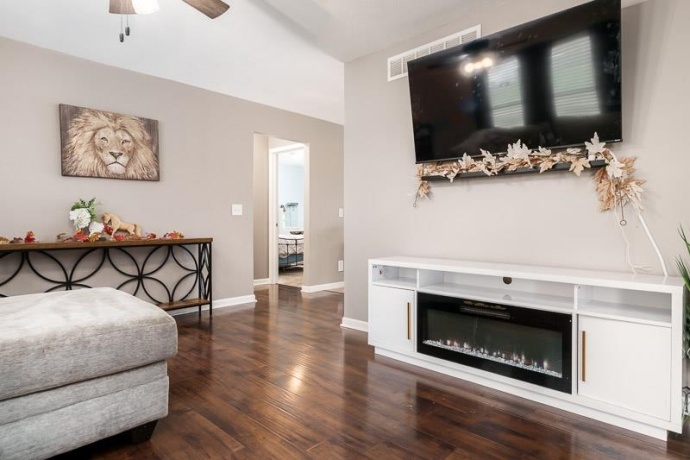 5724 Pierce, SOUTH BELOIT, Illinois 61080, 4 Bedrooms Bedrooms, ,2 BathroomsBathrooms,House,For Sale,Pierce,202507375