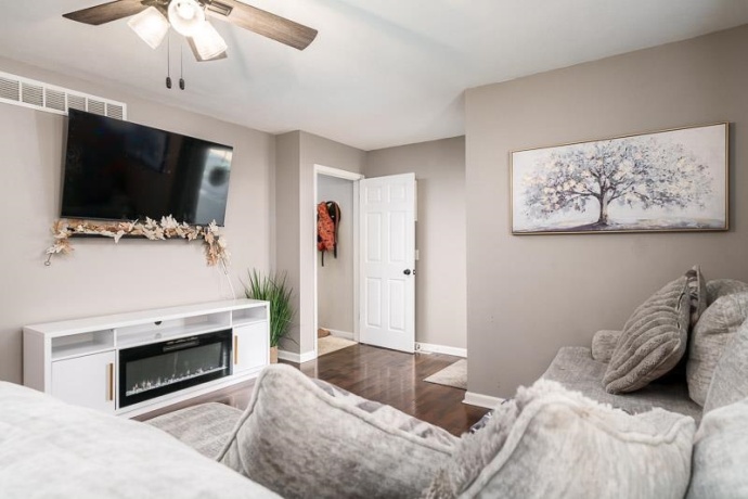 5724 Pierce, SOUTH BELOIT, Illinois 61080, 4 Bedrooms Bedrooms, ,2 BathroomsBathrooms,House,For Sale,Pierce,202507375