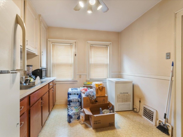 2321 Broadway, ROCKFORD, Illinois 61104, ,3 - 4 Units,For Sale,Broadway,202507376