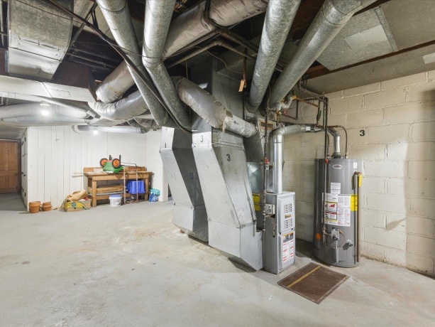 2321 Broadway, ROCKFORD, Illinois 61104, ,3 - 4 Units,For Sale,Broadway,202507376