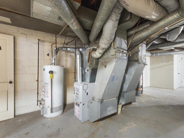 2321 Broadway, ROCKFORD, Illinois 61104, ,3 - 4 Units,For Sale,Broadway,202507376