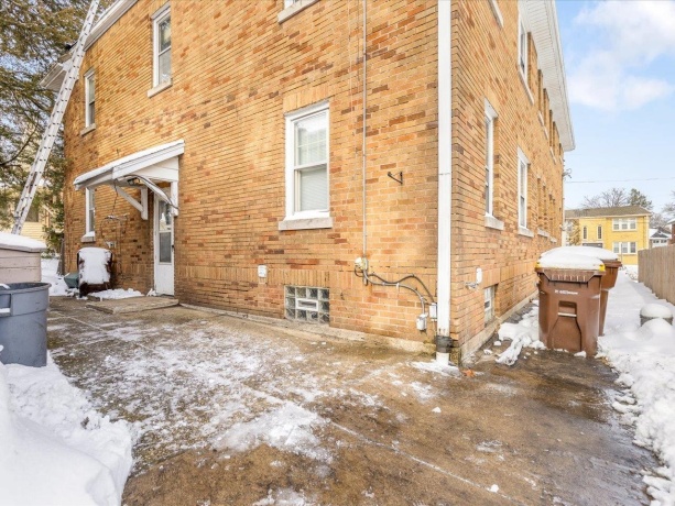 2321 Broadway, ROCKFORD, Illinois 61104, ,3 - 4 Units,For Sale,Broadway,202507376