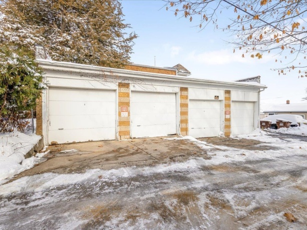 2321 Broadway, ROCKFORD, Illinois 61104, ,3 - 4 Units,For Sale,Broadway,202507376