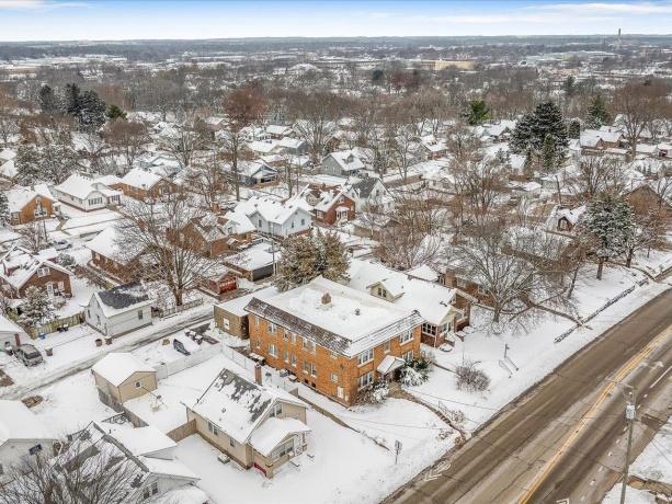 2321 Broadway, ROCKFORD, Illinois 61104, ,3 - 4 Units,For Sale,Broadway,202507376