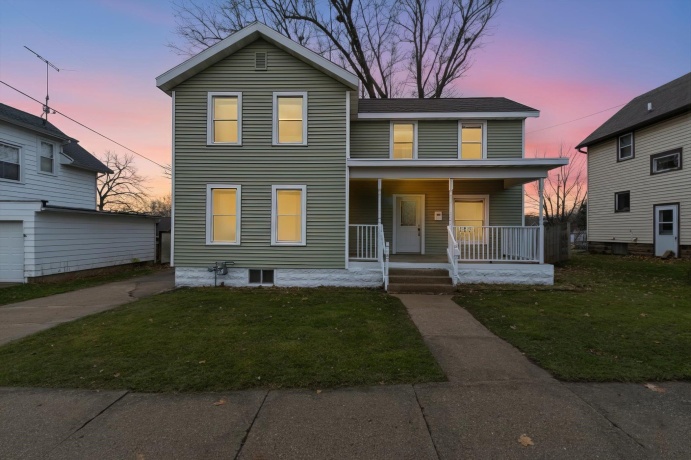 2226 8th, MONROE, Wisconsin 53566, 3 Bedrooms Bedrooms, ,1 BathroomBathrooms,House,For Sale,8th,202507199