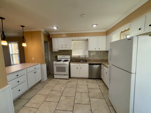 709 Caswell, BELVIDERE, Illinois 61008, 2 Bedrooms Bedrooms, ,1 BathroomBathrooms,House,For Sale,Caswell,202507266