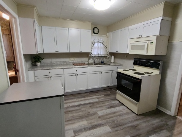 11090 Woodstock, GARDEN PRAIRIE, Illinois 61038, 4 Bedrooms Bedrooms, ,1 BathroomBathrooms,House,For Sale,Woodstock,202507377