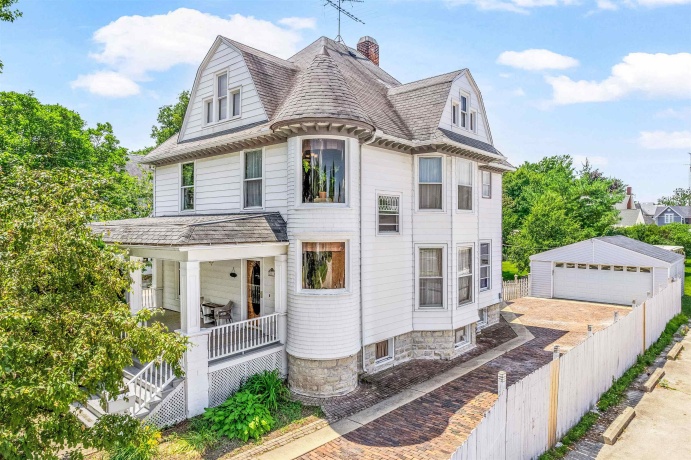 111 Sycamore, GENOA, Illinois 60135, 5 Bedrooms Bedrooms, ,2 BathroomsBathrooms,House,For Sale,Sycamore,202507378