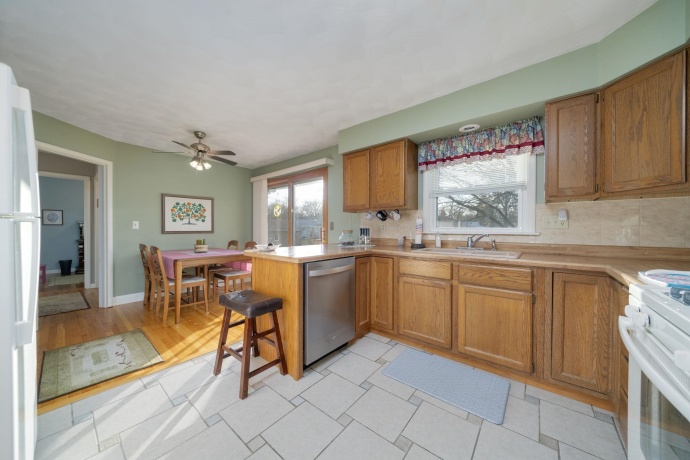 719 Blenheim, ROCKFORD, Illinois 61108, 2 Bedrooms Bedrooms, ,1 BathroomBathrooms,House,For Sale,Blenheim,202507386