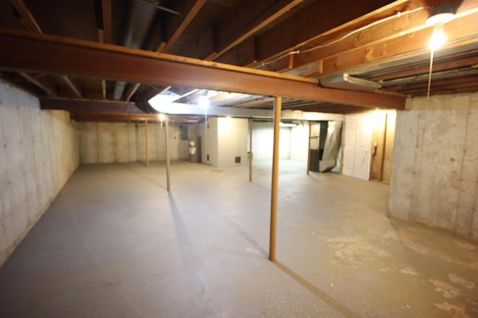 2914 Ware, ROCKFORD, Illinois 61114, 3 Bedrooms Bedrooms, ,2 BathroomsBathrooms,House,For Sale,Ware,202507390