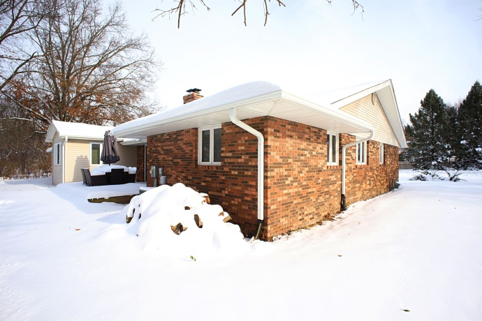 2914 Ware, ROCKFORD, Illinois 61114, 3 Bedrooms Bedrooms, ,2 BathroomsBathrooms,House,For Sale,Ware,202507390