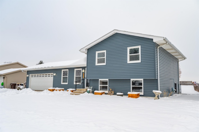 5368 PEBBLE CREEK, LOVES PARK, Illinois 61111, 3 Bedrooms Bedrooms, ,2 BathroomsBathrooms,House,For Sale,PEBBLE CREEK,202507392