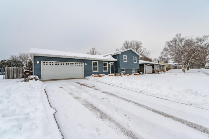 5368 PEBBLE CREEK, LOVES PARK, Illinois 61111, 3 Bedrooms Bedrooms, ,2 BathroomsBathrooms,House,For Sale,PEBBLE CREEK,202507392