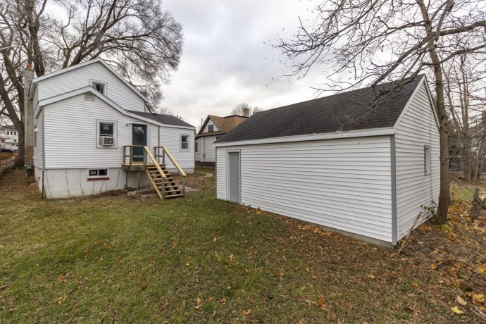 325 Stearns, FREEPORT, Illinois 61032, 3 Bedrooms Bedrooms, ,1 BathroomBathrooms,House,For Sale,Stearns,202507393