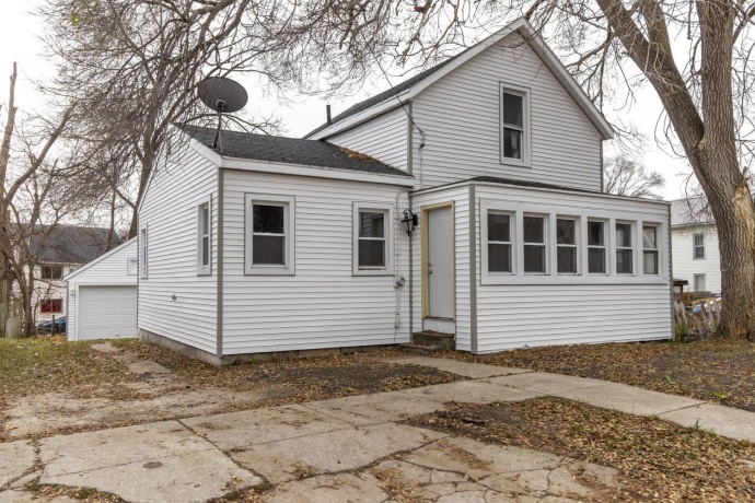 325 Stearns, FREEPORT, Illinois 61032, 3 Bedrooms Bedrooms, ,1 BathroomBathrooms,House,For Sale,Stearns,202507393