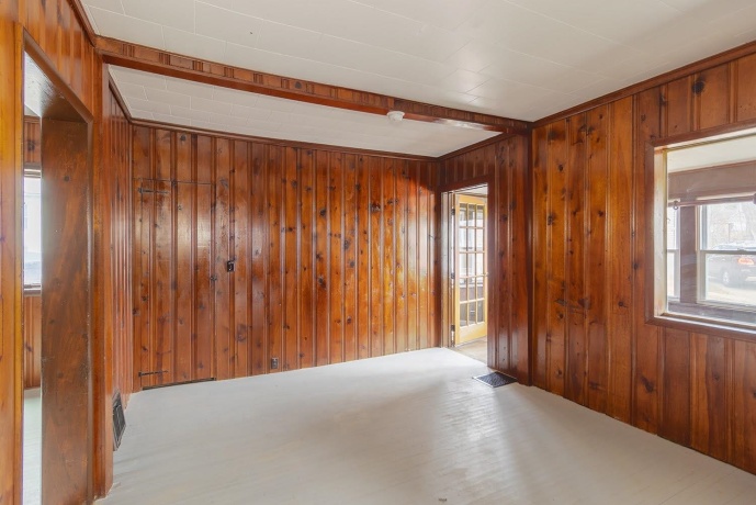 325 Stearns, FREEPORT, Illinois 61032, 3 Bedrooms Bedrooms, ,1 BathroomBathrooms,House,For Sale,Stearns,202507393