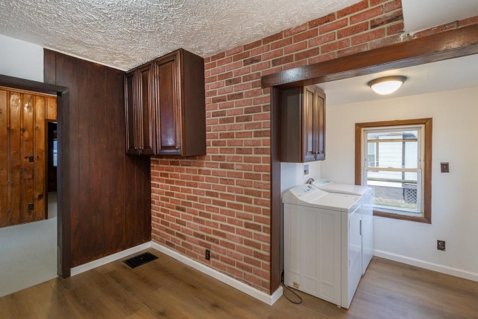 325 Stearns, FREEPORT, Illinois 61032, 3 Bedrooms Bedrooms, ,1 BathroomBathrooms,House,For Sale,Stearns,202507393