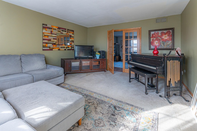 738 Trent, LOVES PARK, Illinois 61111, 4 Bedrooms Bedrooms, ,2 BathroomsBathrooms,House,For Sale,Trent,202507394