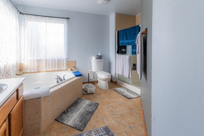 738 Trent, LOVES PARK, Illinois 61111, 4 Bedrooms Bedrooms, ,2 BathroomsBathrooms,House,For Sale,Trent,202507394