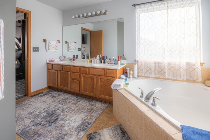 738 Trent, LOVES PARK, Illinois 61111, 4 Bedrooms Bedrooms, ,2 BathroomsBathrooms,House,For Sale,Trent,202507394